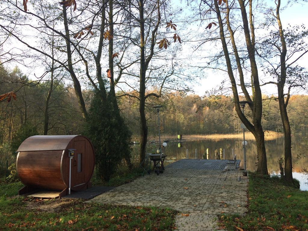 Dom Nad Jeziorem Gwiazda Holiday home *